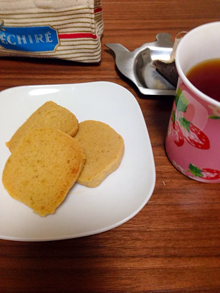 マーガリンと小麦粉と砂糖だけのクッキー|ゆりんこさん