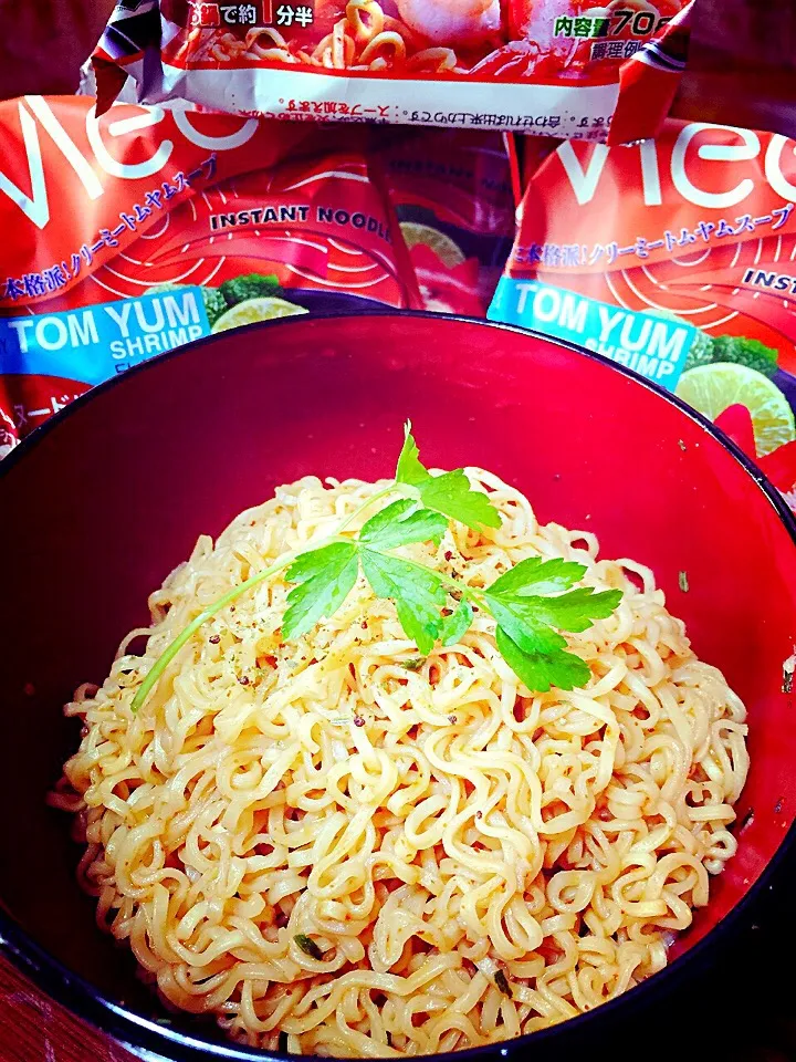 Creamy Tom Yum shrimp flavour instant noodle... Highly recommended by a Vietnamese friend|Laarni Nabongさん