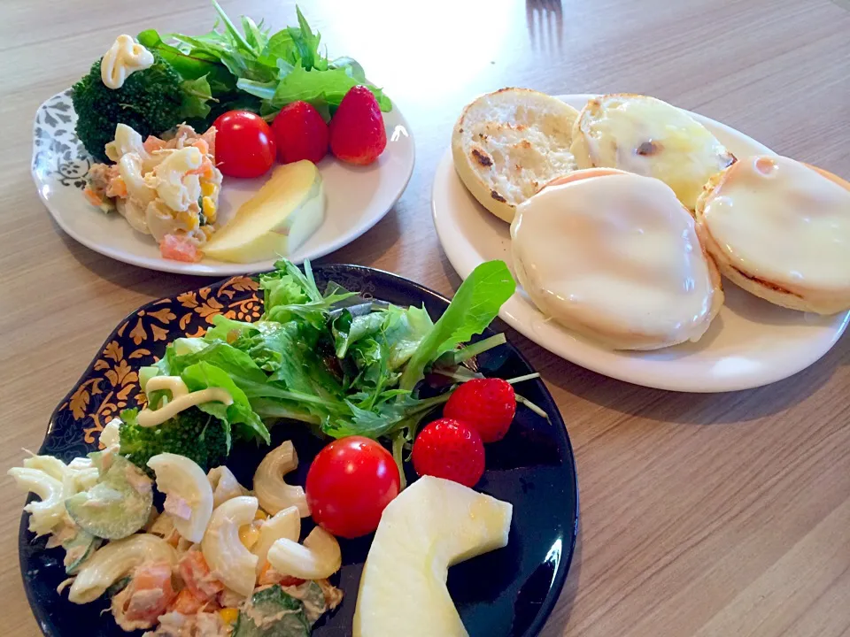 イングリッシュマフィンでクロックムッシュ風 朝ごはん|きむらゆりかさん