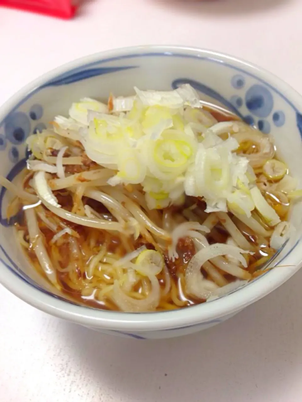 しょうゆラーメンの鰹もやし炒め乗せ|LOUPEのオフィスごはんさん