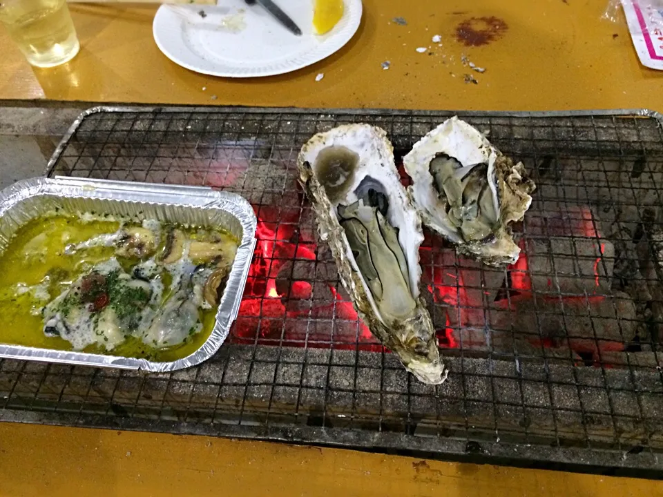 Snapdishの料理写真:かき小屋で焼きガキとアヒージョ|aiさん