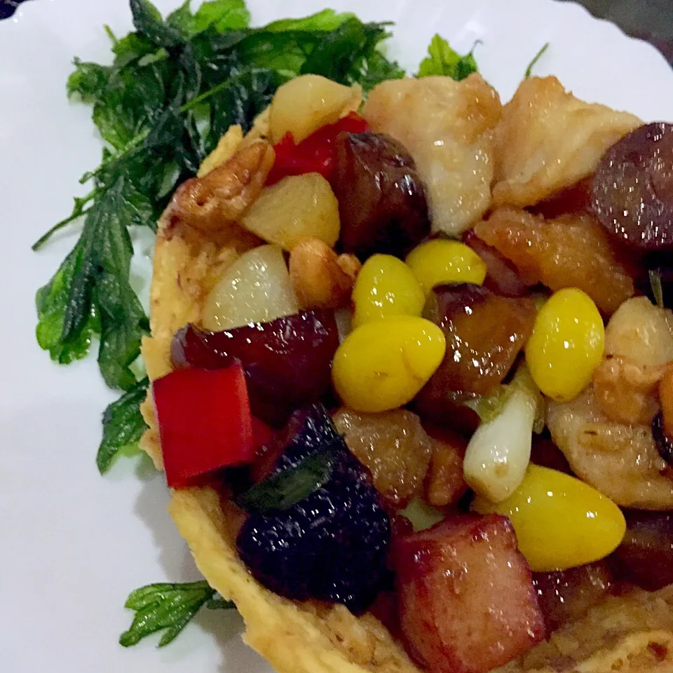 Fried ham with mix of veggies on taro nest|PhUnGさん