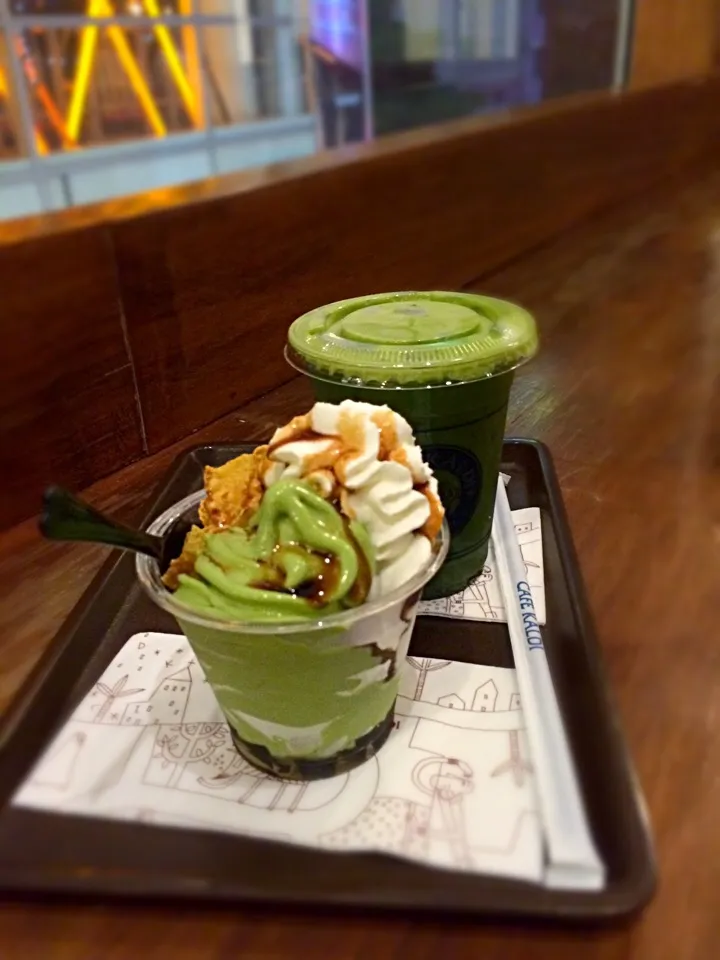 Snapdishの料理写真:Soft cream and Macha ice tea @ Cafe' Kaldi, Esplanade BKK.|Chalinee Kalyanamitraさん