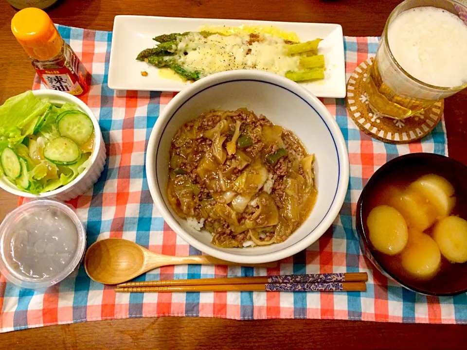 白菜のとろとろ中華丼 アスパラチーズ焼き お麩のお味噌汁 サラダ もずく|haseseさん