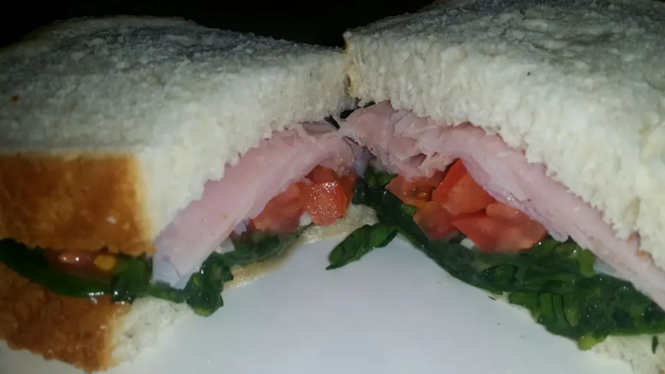 Snapdishの料理写真:Lunch  HAM BABY SPINACH TOMATOES RED ONION TOP WITH CHIPOTLE MANGO DRESSING|Frank Ortizさん