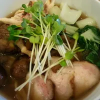 Fusion Ramen bowl: ramen, broth made with pork bones, kombu, dried cuttle fish, and shiitake mushroom.|Chef On Qさん