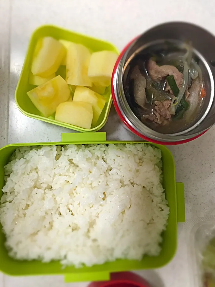 Snapdishの料理写真:中華丼弁当&🍎🎵|きよさん