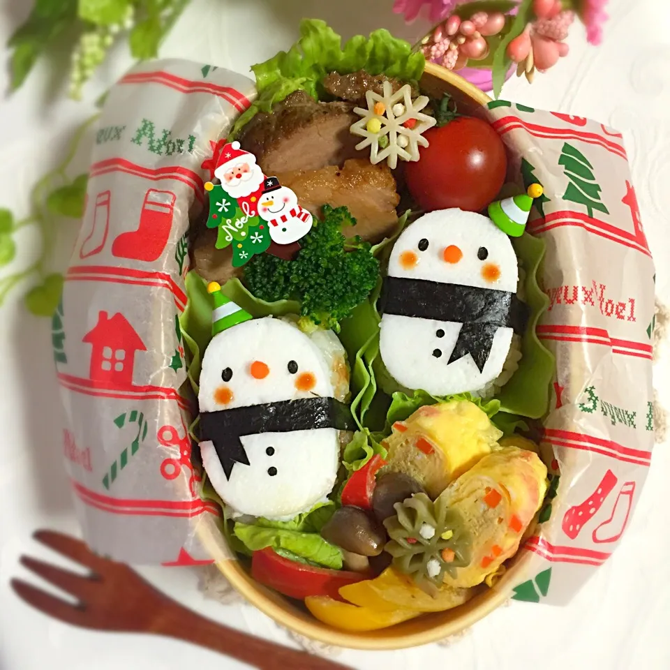 Snapdishの料理写真:ゆっぴーのクリスマス弁当🎄『⛄️雪だるまツインズ』|kumiさん