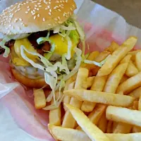 big mouth burger|Jamie Sandersonさん