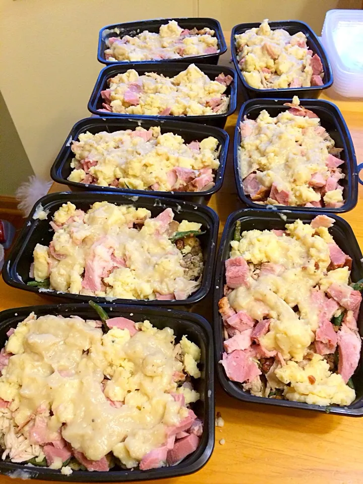 Thanksgiving leftovers all put together. YUMMMMMM!!!!!|amyさん