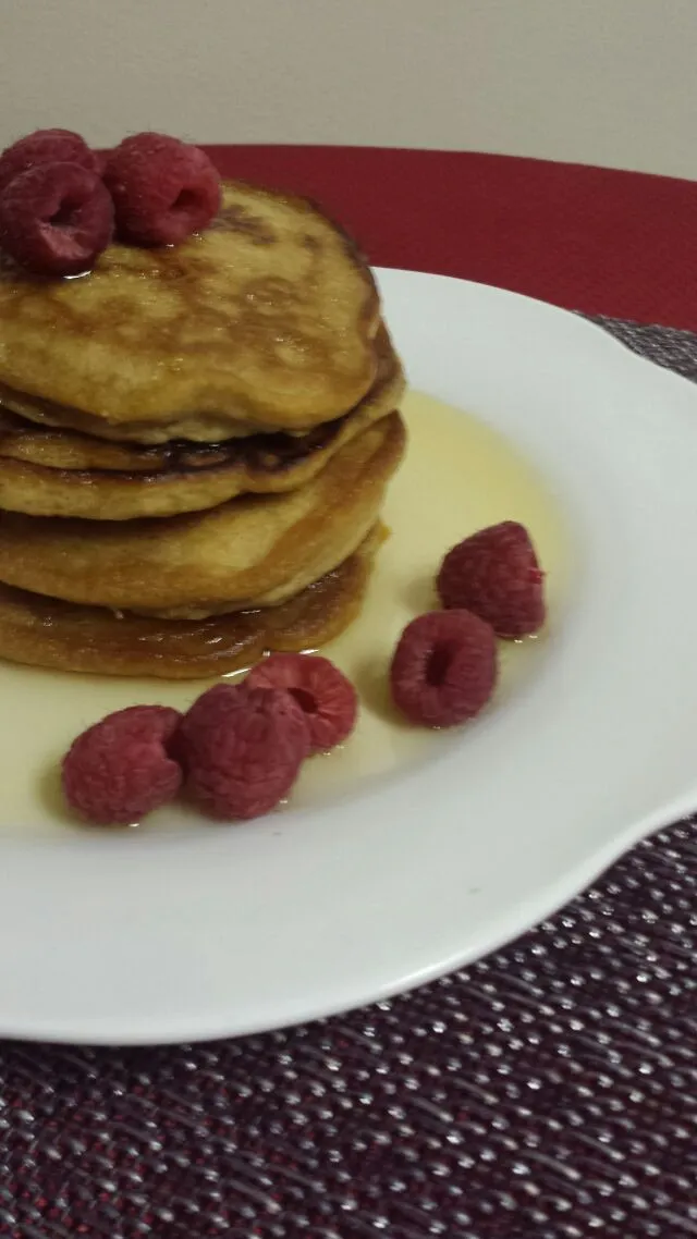 Sweet Potato Pancakes with maple syrup and fresh raspberries.  #sweetpotato #pancake #maplesyrup #raspberries|Culinary Kissesさん