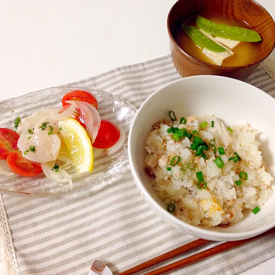 秋刀魚と蓮根の炊き込みご飯・帆立のマリネ・お味噌汁(絹さや×いんげん)|Accaさん