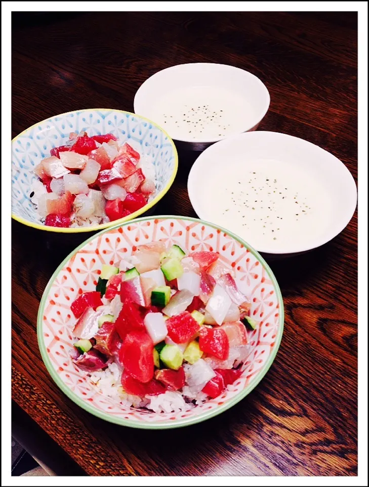 Snapdishの料理写真:毎度お馴染み 海鮮丼🐟|えみちさん