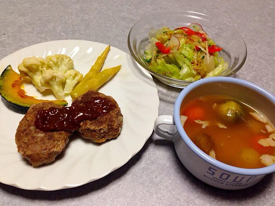 ハンバーグの晩ご飯|Orie Uekiさん