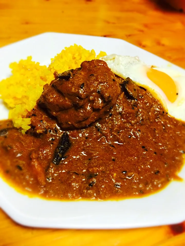 焼肉屋さんで仕入れた和牛すじのカレー|あかいしさん