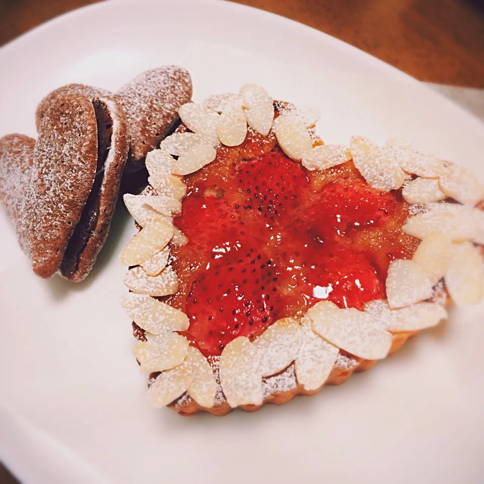 Strawberry Amandine Tart & Dacquoise with Ganache|eさん