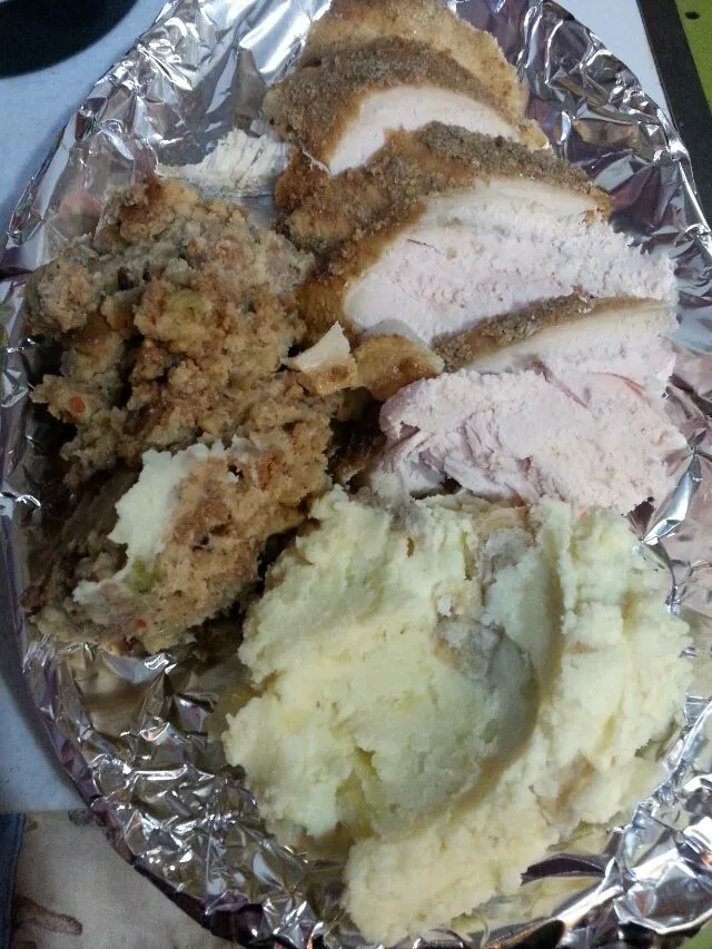 Snapdishの料理写真:heating up leftovers.  Turkey,  mashed,  stuffing.|Polly Gelfusoさん