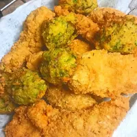 Fried chicken tenderstenders with zucchini fritters #food #foodporn #deepfried|Andrea Pirkoさん