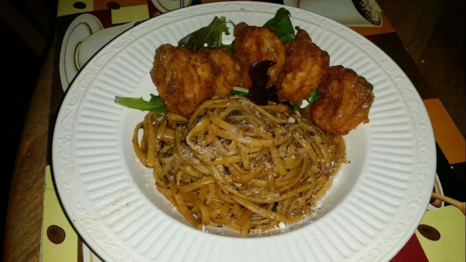 linguini alla Puttanesa with fried shrimp|Frank Ortizさん