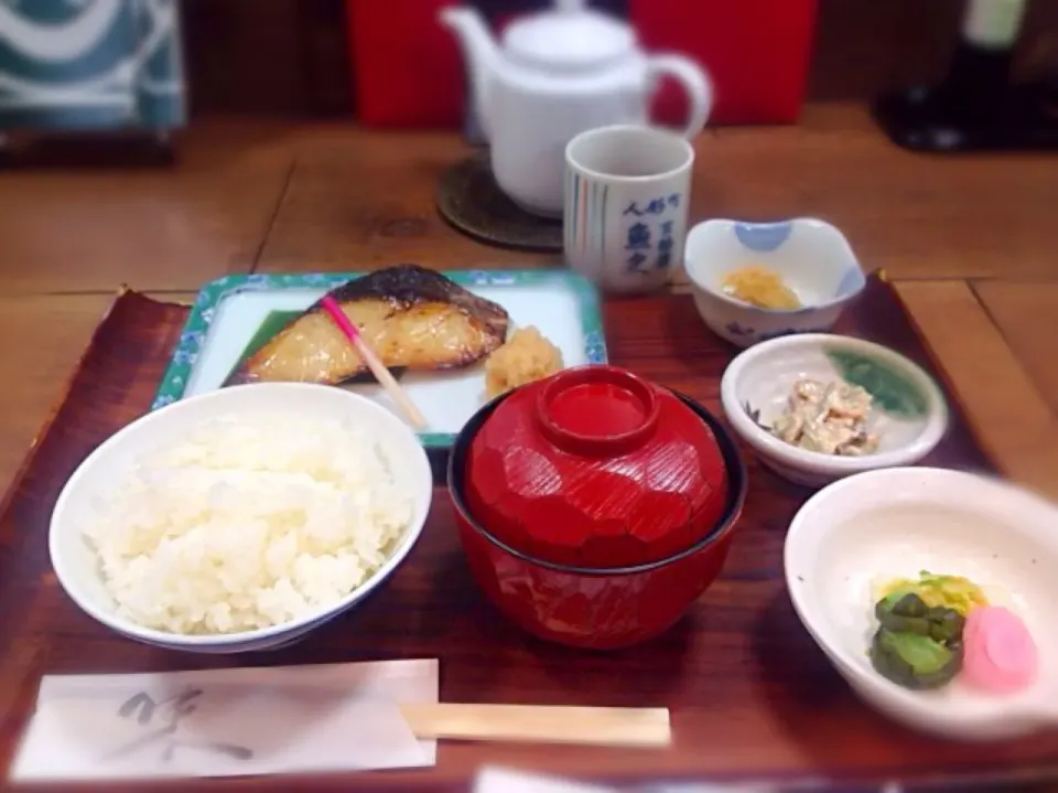 銀座魚久で銀ダラ定食！！|まなみさん