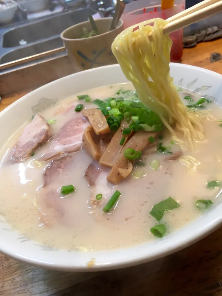 ✨朝ラーメン1杯目✨|中さんさん