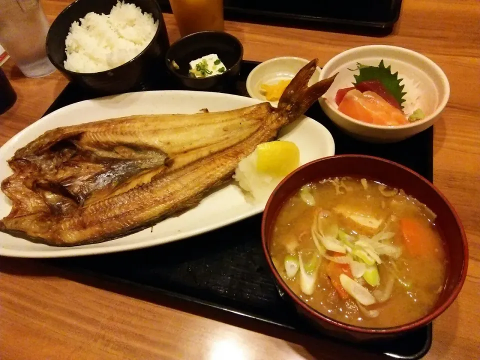 はなの舞のホッケ定食、880円。|東京ライオンズさん