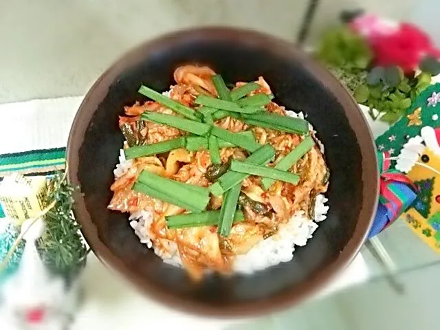 ガリバタ豚キムチ丼|よっしー(=^ェ^=)さん