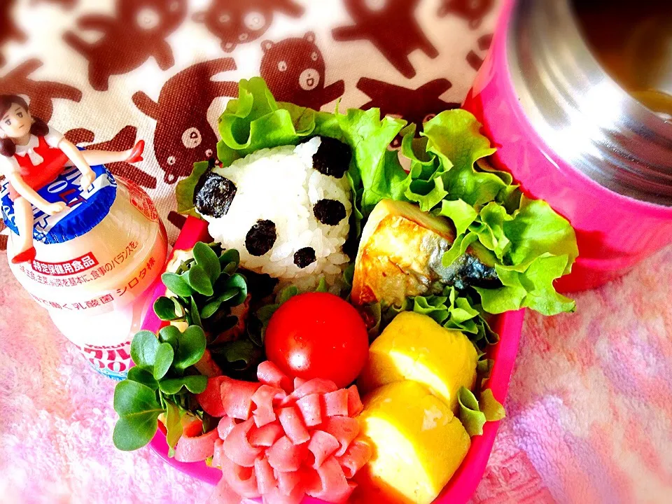 Snapdishの料理写真:パンダちゃん梅おにぎり&牡蠣のスンドゥブチゲスープお弁当♪|桃実さん