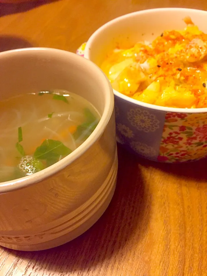 とろとろ親子丼とハムと大根葉の春雨スープ✰(◍ ⚈᷀᷁ڡ⚈᷀᷁  ◍)✰|さくたえさん