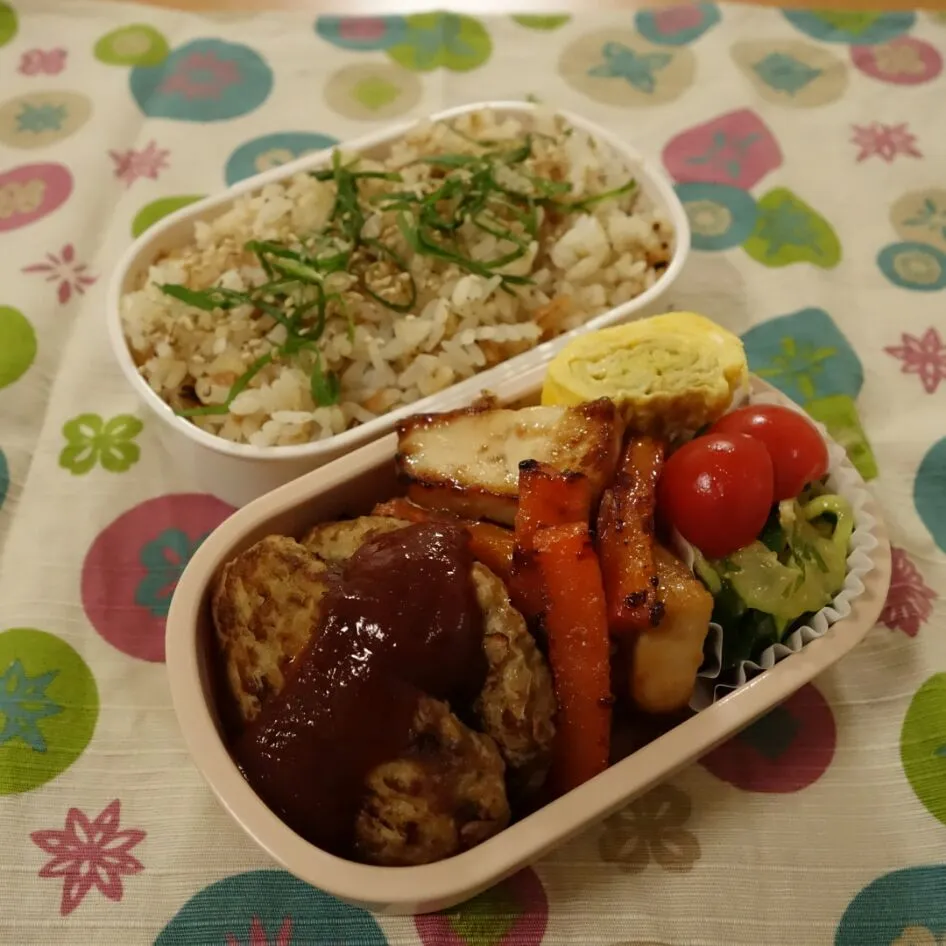 Snapdishの料理写真:ハンバーグ弁当。|misiitaさん