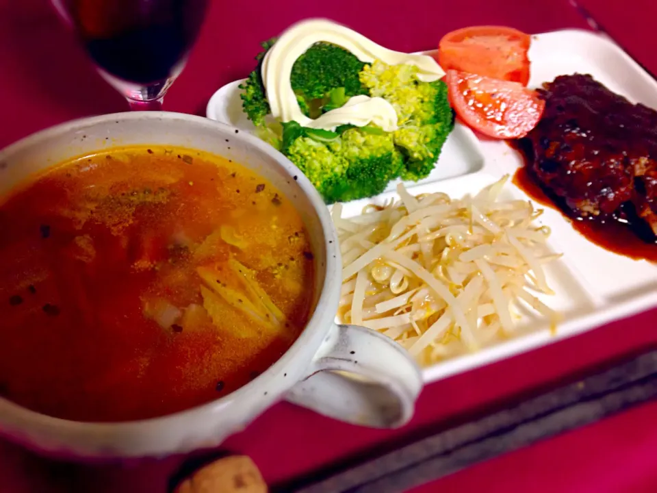 もらいものの野菜たちで、ハンバーグと、野菜スープを作ってみました(⌒▽⌒)|みーちゃんさん