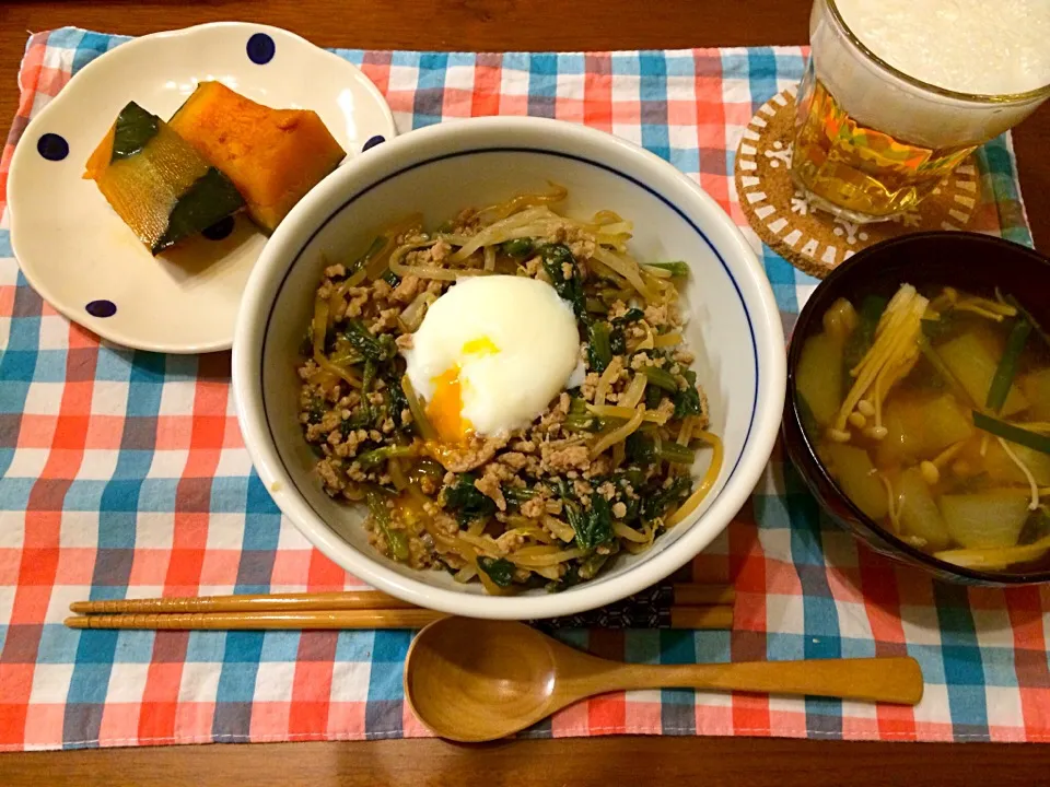 Snapdishの料理写真:豚ひき肉とほうれん草のビビンバ かぼちゃの煮物 大根お味噌汁|haseseさん