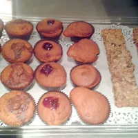 cereal bars and 4 kinds of muffins always makes your day.. chocolate, blueberry, vanilla and apple cinnamon|Kostas Riddochさん