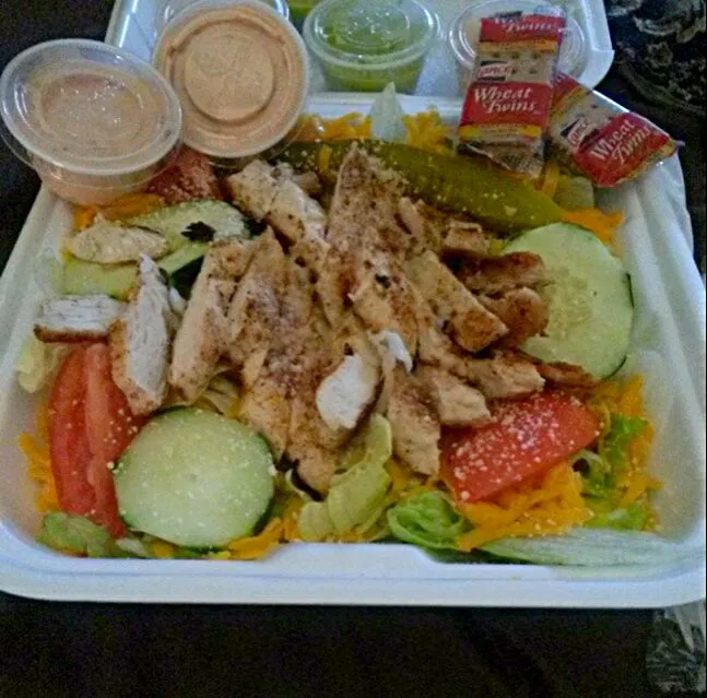 My #Lunch #Salad from Dempsey's Po-Boy #Box lunch/Deli Grilled #Chicken #Healthy|Alisha GodsglamGirl Matthewsさん