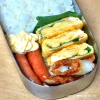 フライパンでだけで10分で作った味気ない弁当。|islandwebさん