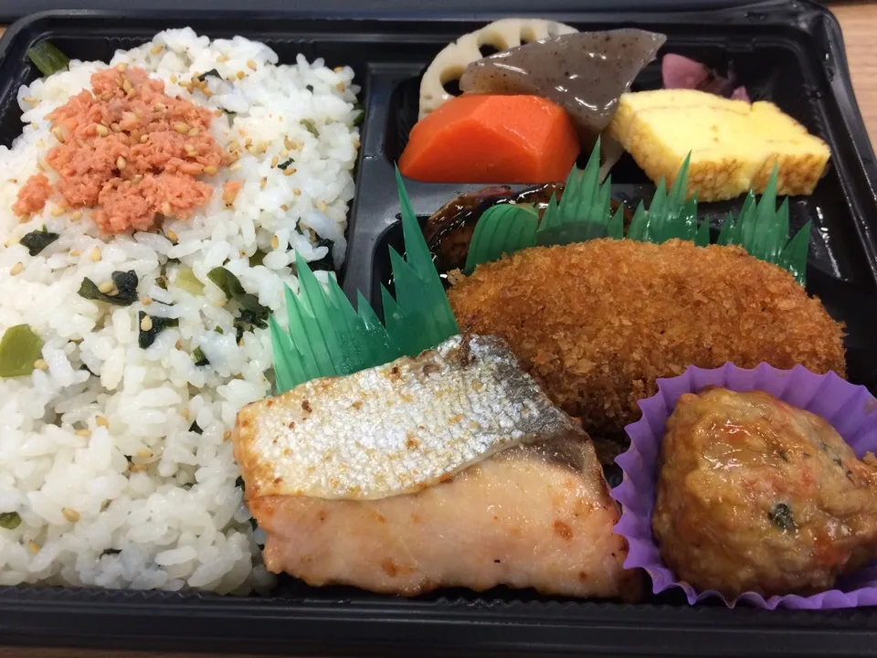 Snapdishの料理写真:LAWSON弁当|ますおさん