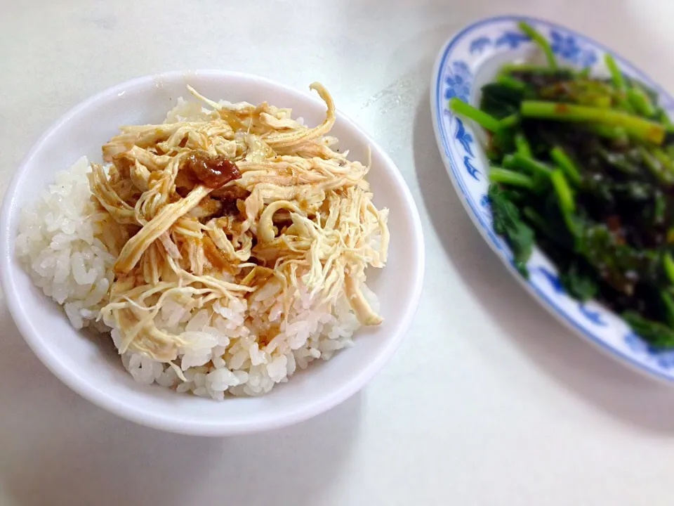 Snapdishの料理写真:Pulled chicken rice🐓🍚|Nonononoさん