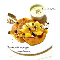 Today’s Brunch 〜 Pancakes with fresh apple bio mandarin sauce & Broccoli Potage 🍎🌳🍴