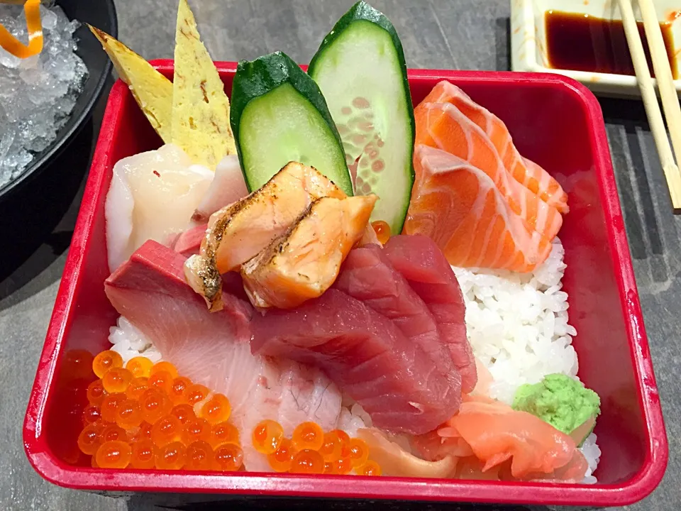 Snapdishの料理写真:chirashi-don|hweeyhさん