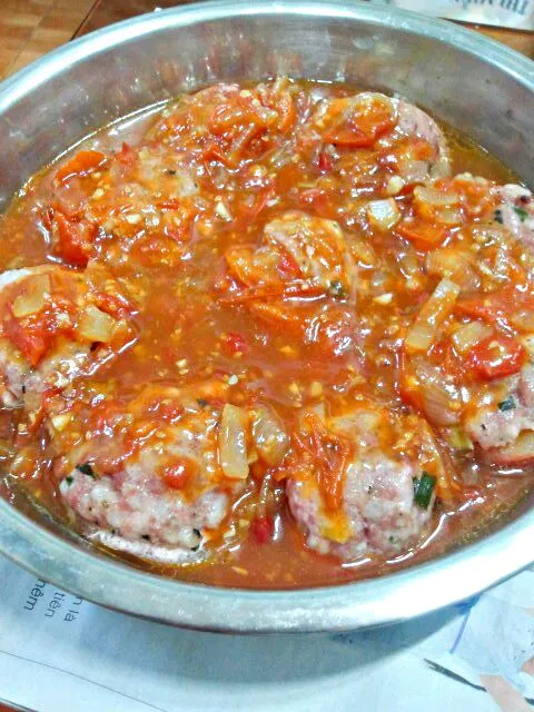 meatballs with spicy tomato and onion sauce|Thu Lyさん