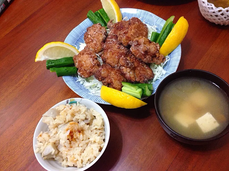 なめこと豆腐の味噌汁、里芋の炊き込みご飯、鳥の竜田揚げ|ninacojiさん