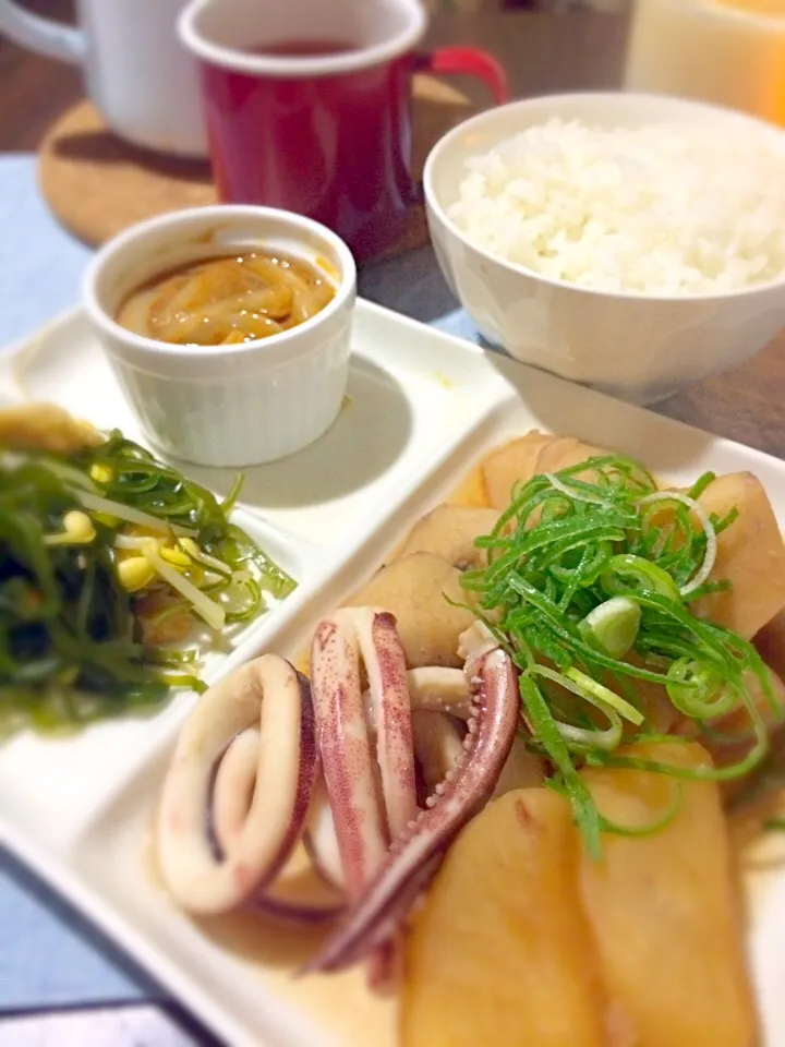 イカと里芋の煮物・昆布と豆もやしの煮物・塩辛も定食|ぽこさん