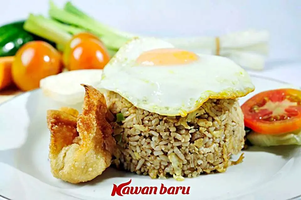 Fried rice, Nasi goreng kawan baru #kawanbaru #mykawanbaru #restoran #manadonese #manadobanget #kotamanado #indonesianfood #manadofood #SnapDish|Kawan Baruさん