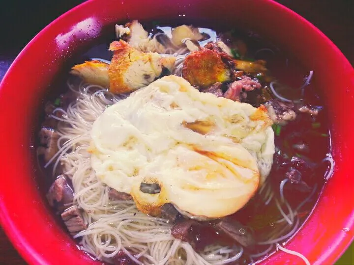 Soto Special with eggs, beef & chicken.|Nura Hazさん