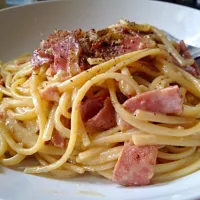 Snapdishの料理写真:Carbonara pasta #redwine|Josie Yipさん