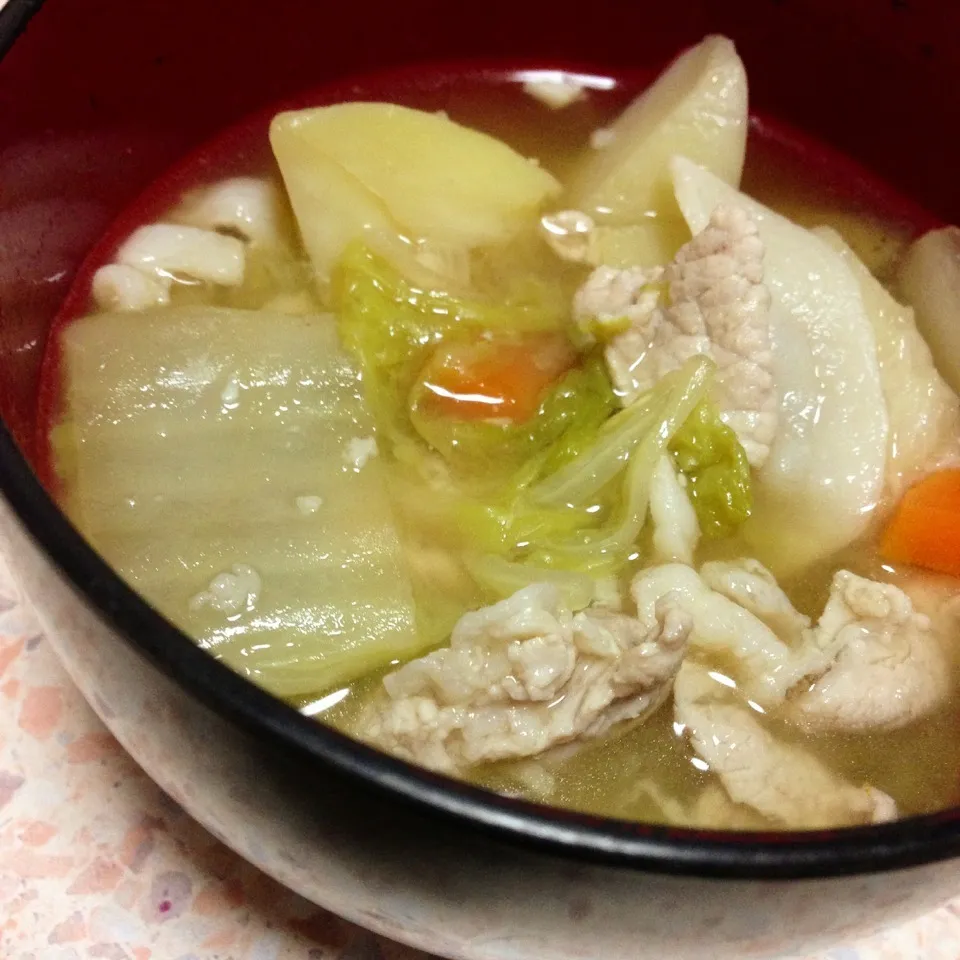 昼ごはん 芋煮|はやしさん