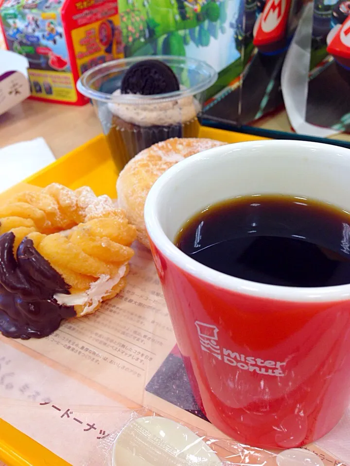 Hora do cafezinho 😋☕️🍩🍩🍩|lucia inoueさん