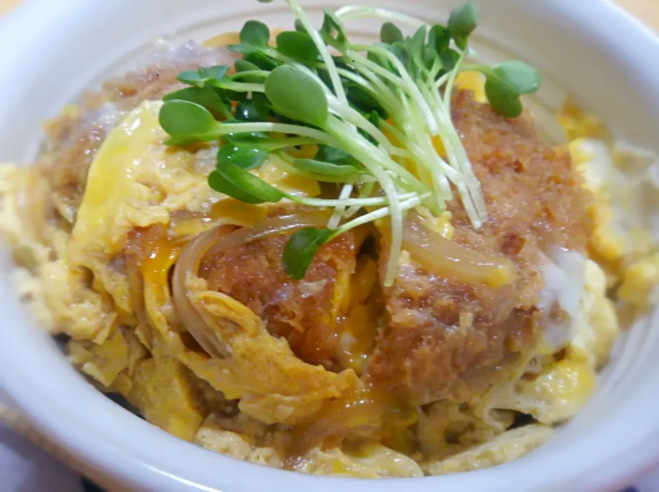 今夜は、カツ丼ではなく・・メンチ丼～|kimikimi󾬍さん