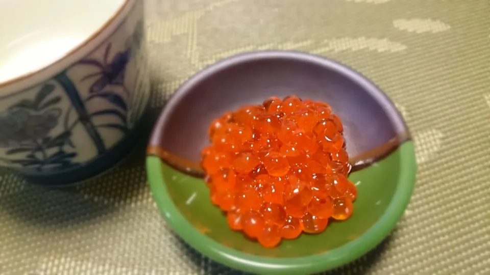 イクラの醤油つけで一杯|Ono Tomohisaさん