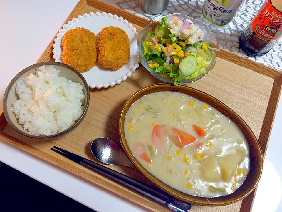 クリームシチューで晩ご飯|ともりんさん